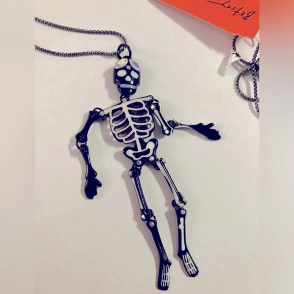 BETSEY JOHNSON SET Halloween Skeleton Glow in Dark Necklace & Earrings NEW NWT - Picture 7 of 11